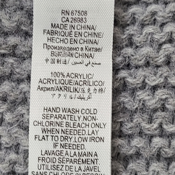 BCBGeneration gray cable knit turtle neck shrug/wrap,  O/S - Picture 6 of 7